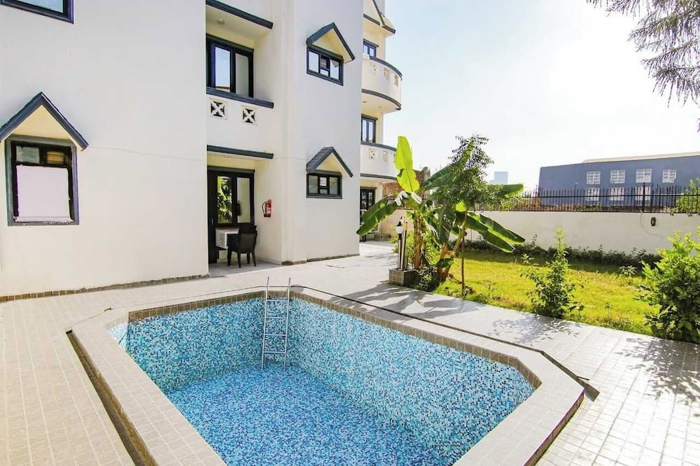 Hotel Viraj