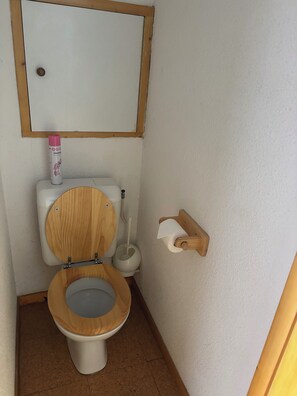 Handtücher, Seife, Toilettenpapier