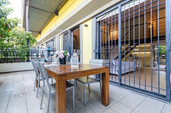 Apartment, Courtyard View | Terrace/patio