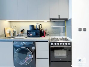 Apartment (0 Bedroom) | Interior - Tranquil Studio Getaway in Dubai's MAG 920 (Dubai)