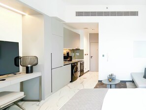 Apartment (0 Bedroom) | Interior - Tranquil Studio Getaway in Dubai's MAG 920 (Dubai)