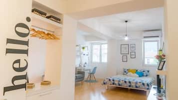 Iron/ironing board, WiFi, bed sheets