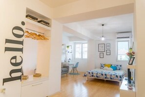 Iron/ironing board, WiFi, bed sheets
