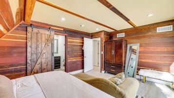 ํ์ฐ์ค (3 Bedrooms) | ๋ด๋ถ