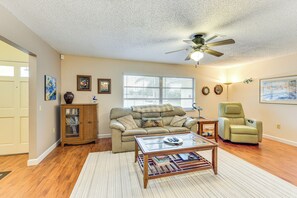 Interior - Palm Aire Home - 5 Mi to SRQ Airport! (Sarasota)