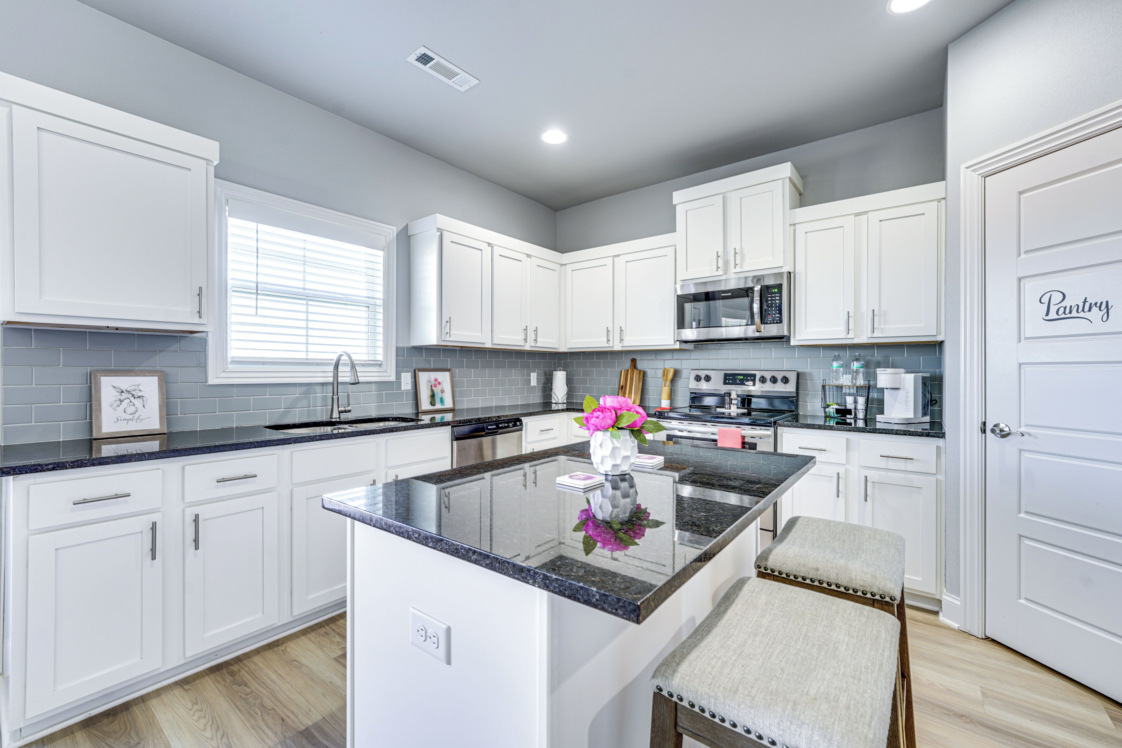 House (4 Bedrooms) | Interior