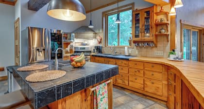 Hot Tub & Private Sauna: Wausau Family Home