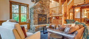 Hot Tub & Private Sauna: Wausau Family Home