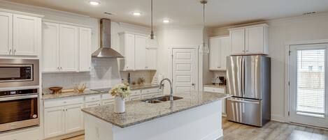 House (4 Bedrooms) | Interior