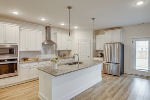 House (4 Bedrooms) | Interior