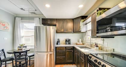Family-friendly Main St Gloucester Apt w/ Balcony!