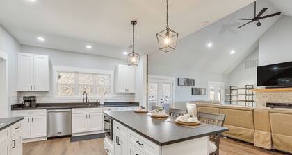 7 Mi to Talladega Superspeedway: Home w/ Lake View