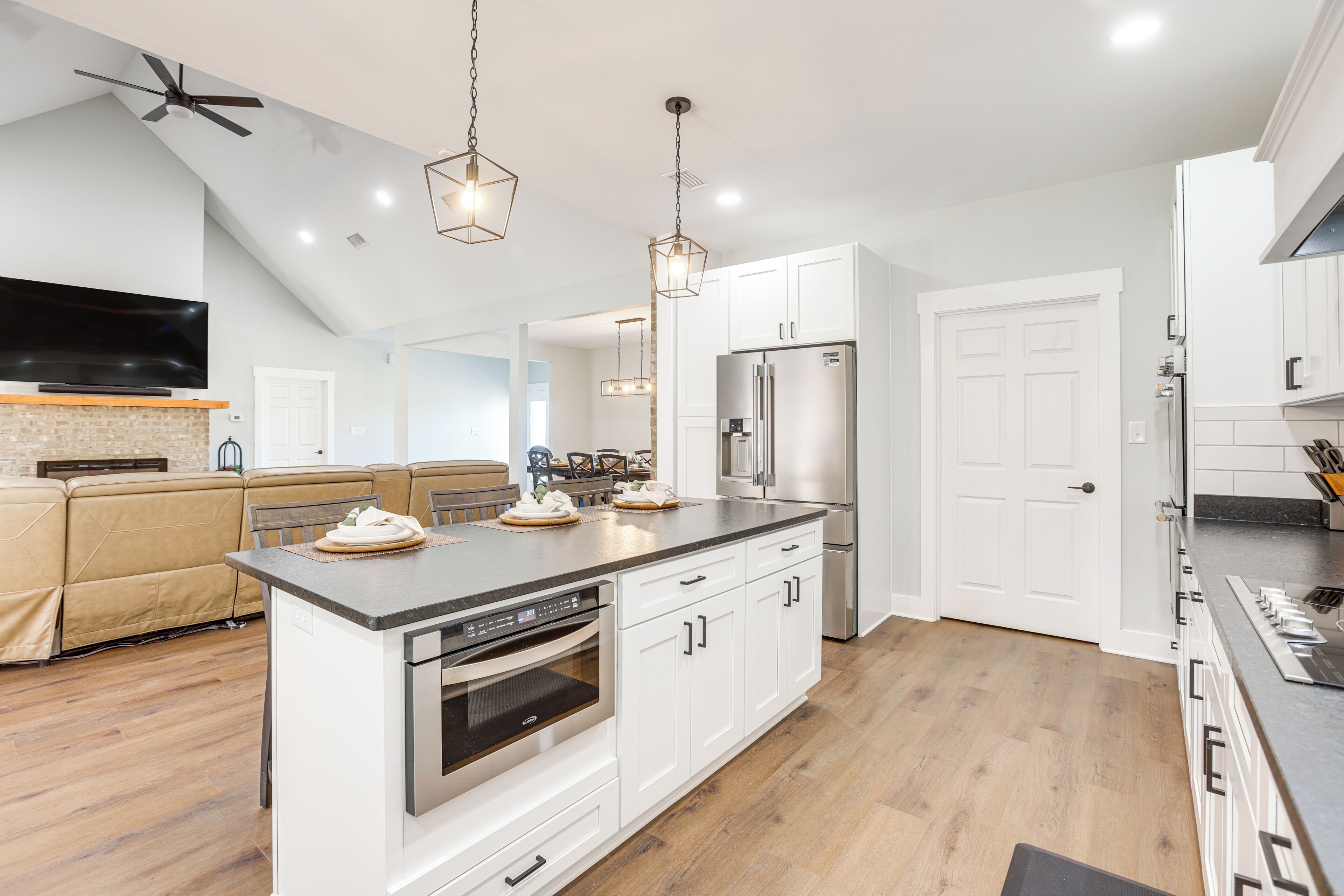 House (3 Bedrooms) | Interior