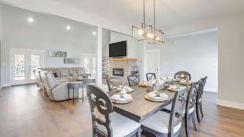 House (3 Bedrooms) | Interior
