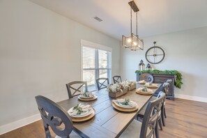 House (3 Bedrooms) | Interior