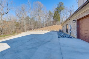 House (3 Bedrooms) | Interior - 7 Mi to Talladega Superspeedway: Home w/ Lake View (Lincoln)