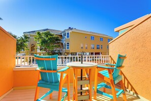 Apartment (0 Bedroom) | Interior - Steps to Beach: Bradenton Beach Condo w/ Deck (Bradenton Beach)
