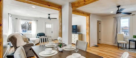 House (3 Bedrooms) | Interior