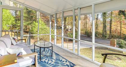 1 Mi to Stone Mountain Park: Outdoor Haven!