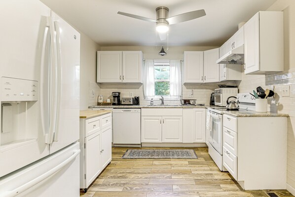 House (3 Bedrooms) | Interior