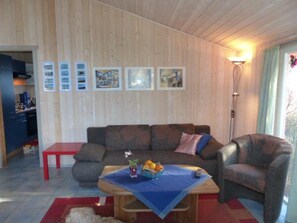 House | Living room - Ferienhaus mit Sauna im Ferienpark Mirow (Mirow)
