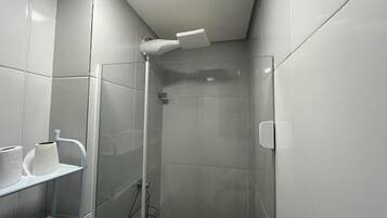 Classic Room | Bathroom