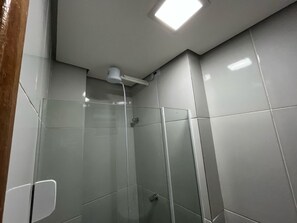 Basic Suite | Bathroom - CONDOMÍNIO RESIDENCIAL VITÓRIA 3 (São Paulo)