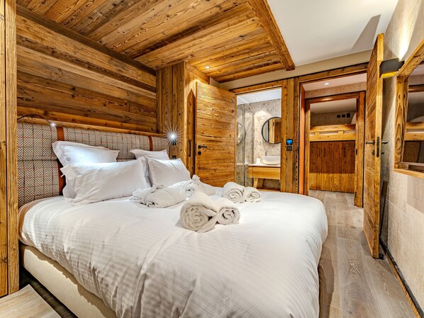 4 bedrooms, free WiFi, bed sheets