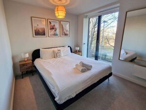 3 bedrooms, iron/ironing board, WiFi, bed sheets - Premium City Centre 3Bed Home by City SuperHost (Manchester)