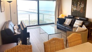 Apartment | Living area - Apartment in Nieuwpoort by the sea (Nieuwpoort)