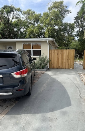 Room, 1 Bedroom | Property grounds