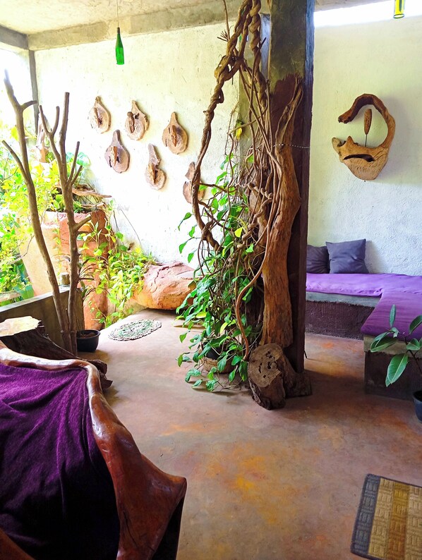 Interior - Charming unique 1-bedroom villa in serene Dickwella with WiFi (Dickwella)