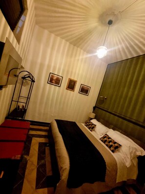 2 habitaciones, tabla de planchar con plancha, cuna de viaje y wifi 