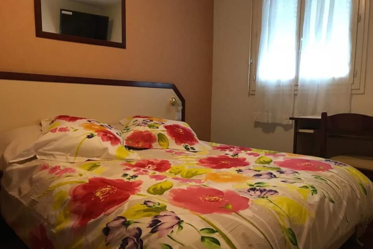 Classic Double Room | Meja, kalis bunyi, Wi-fi percuma