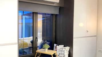 1 habitación, escritorio, tabla de planchar con plancha y wifi