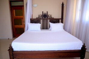 Premium huis, uitzicht op tuin | 4 slaapkamers, een strijkplank/strijkijzer, gratis wifi, beddengoed