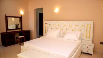 4 chambres, fer et planche à repasser, Wi-Fi gratuit, draps fournis