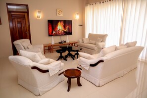 Premium House, Garden View | Living area - PV 37 (Kibaoni)