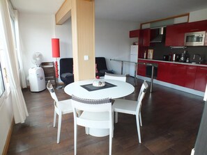 Dining - 6-Person Apartment, Beach, Roses (Roses)