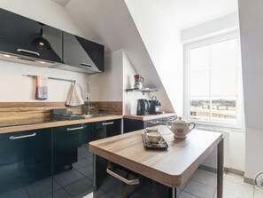 Fridge, microwave, dishwasher