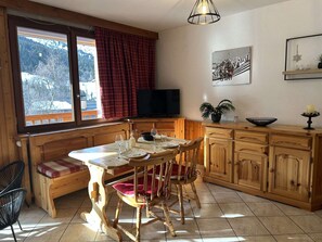 Dining - Cozy studio for 2 in Méribel, close to slopes (Méribel)