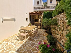Outdoor dining - Villa Sellia-Julie (Sellia)