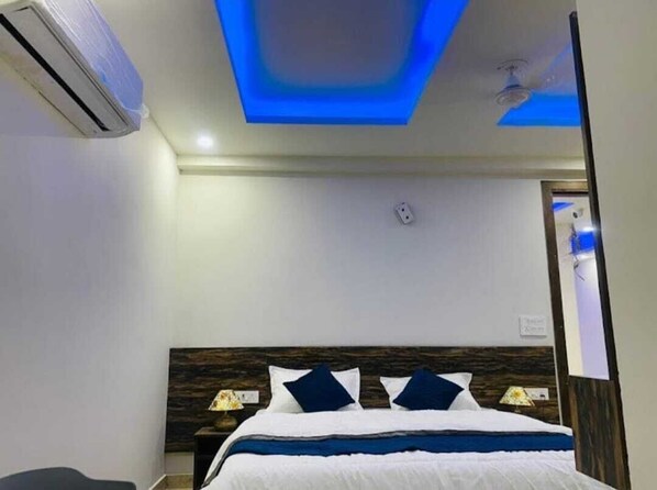 Deluxe Room, City View