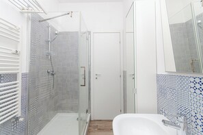 Apartment | Bathroom