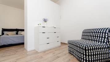 Leilighet | Skrivebord, blendingsgardiner, strykejern/-brett og wi-fi (inkludert)