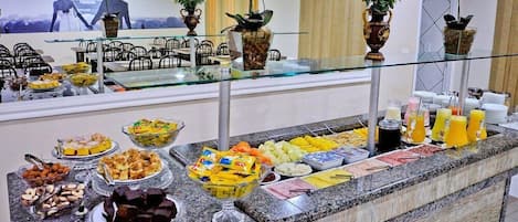 Tägliches inbegriffenes Frühstück zur Selbstbedienung