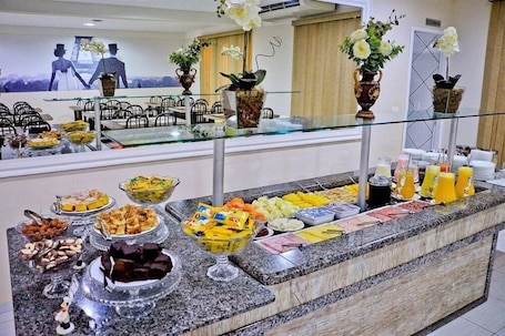Free daily self-serve breakfast