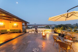 Apartment, 3 Bedrooms, Accessible, Smoking | Dining