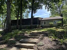 House, 4 Bedrooms | Exterior