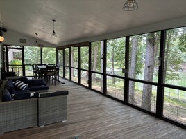 House, 4 Bedrooms | Interior